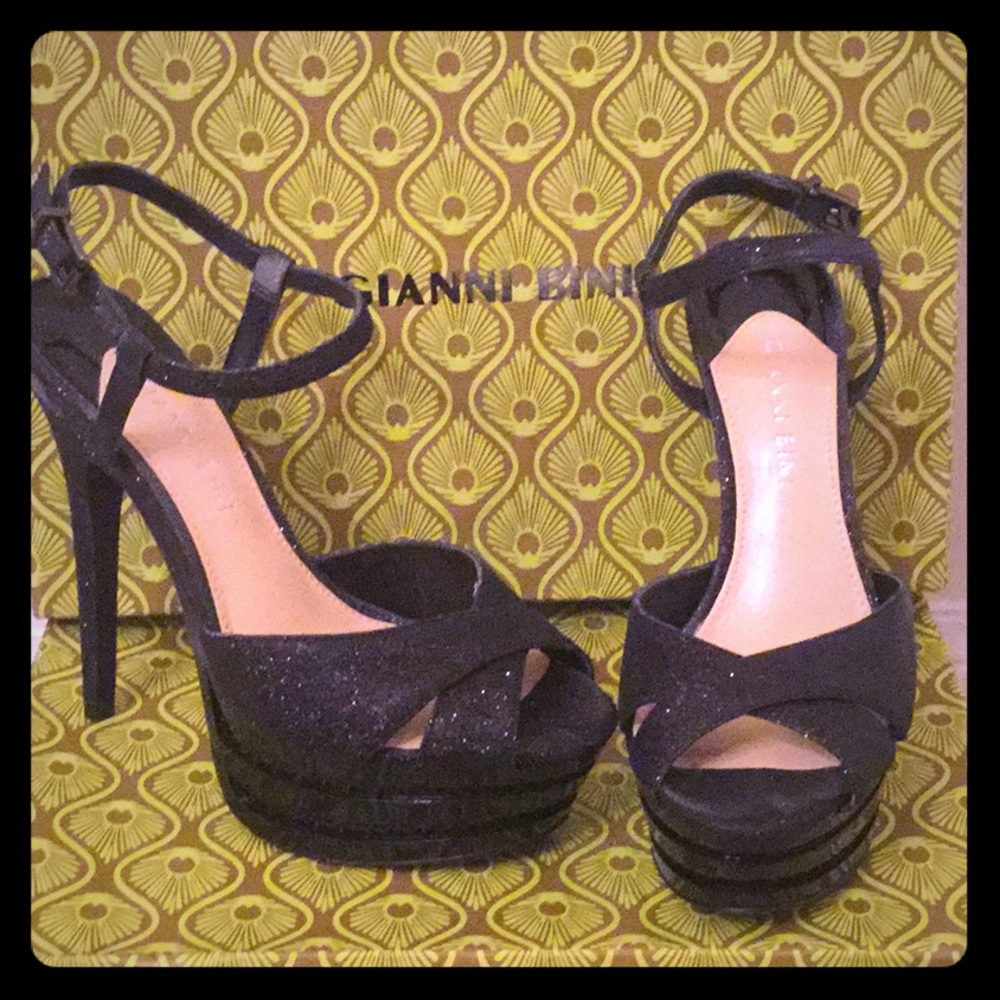GUC Black w/ glitter Gianni Bini Heels
